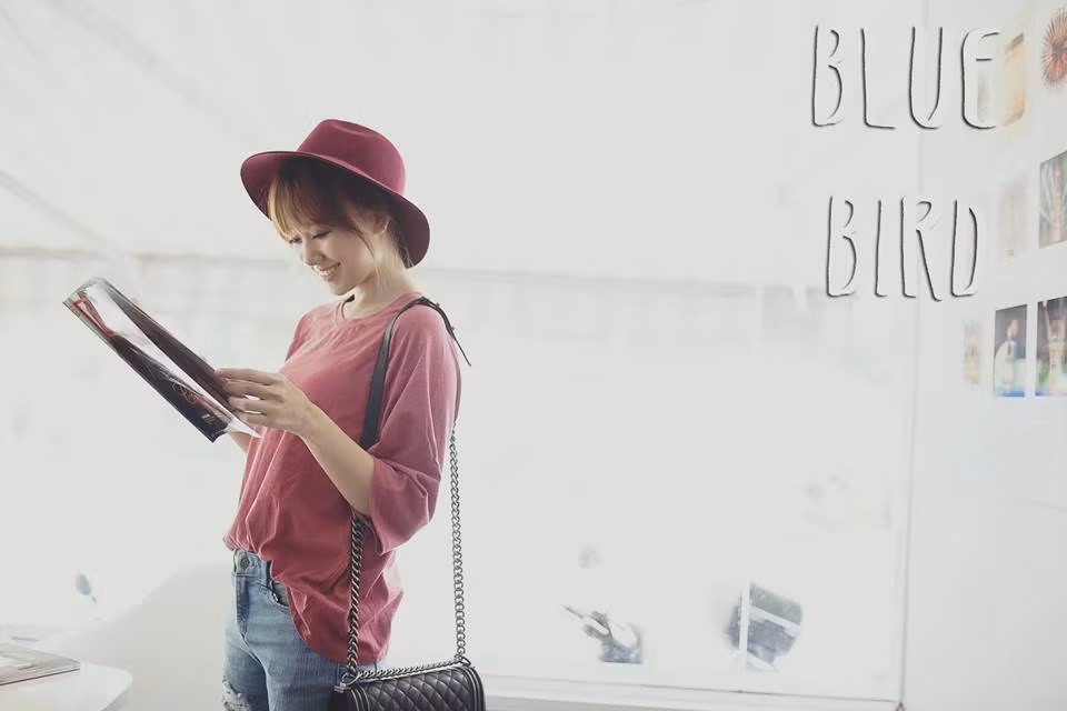 Hari Won có niềm đam mê đọc sách mỗi ngày.