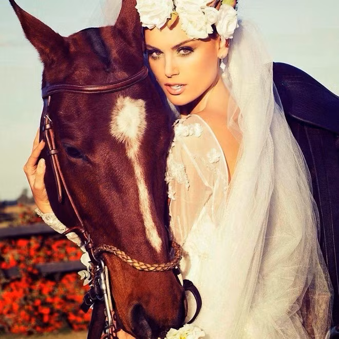 Trước đó, Hoa hậu Hoàn vũ có 9 người giành chiến thắng, Hoa hậu Thế giới có 7 và Hoa hậu Quốc tế có 1 người giành Miss Grand Slam.