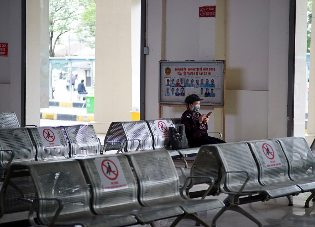 Ben xe dip cuoi nam vang lang, khach lung tung khai bao y te