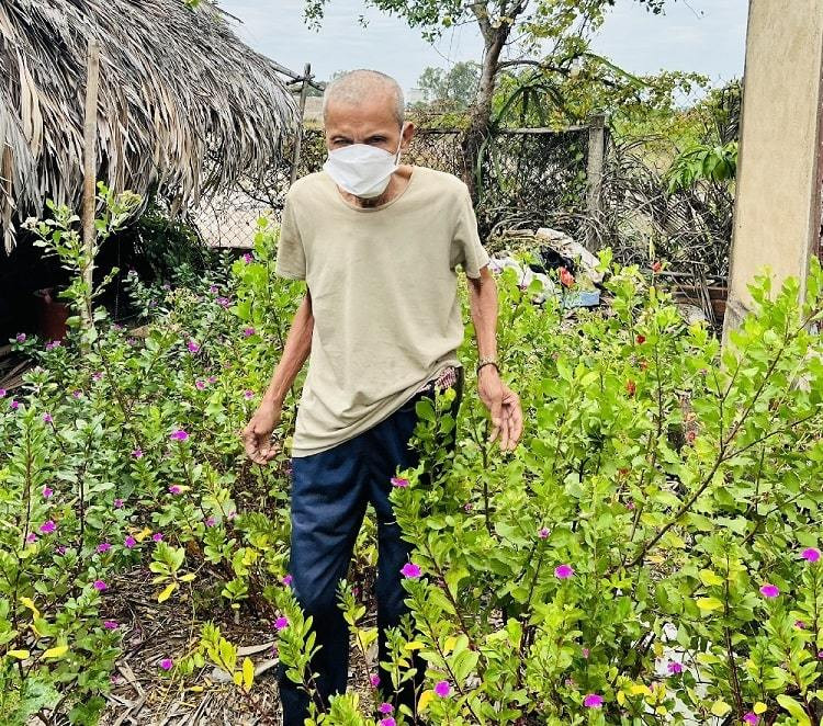 Man che giau than phan cua ke hiep dam tre em, tron truy na hon 15 nam