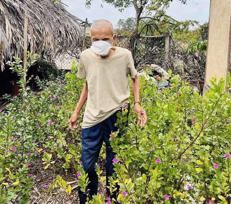 Man che giau than phan cua ke hiep dam tre em, tron truy na hon 15 nam