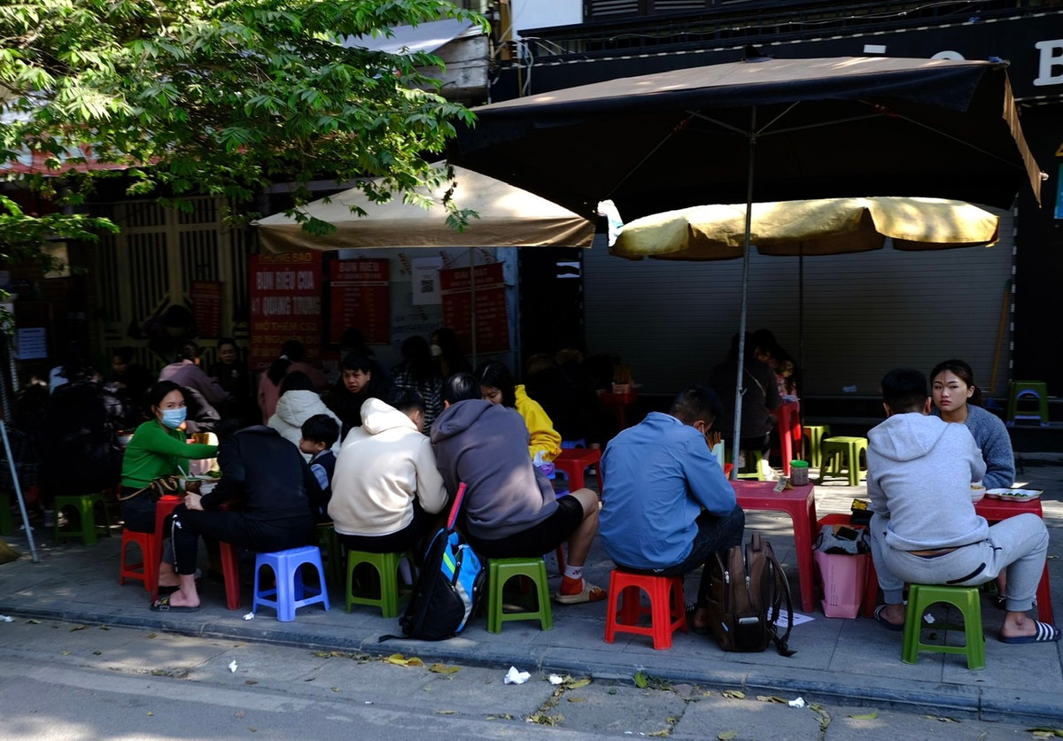 Đáng chú ý, 4 quận thuộc “vùng lõi” Thành phố đều ghi nhận nhiều ca dương tính ngoài cộng đồng, khó truy vết nguồn lây và những người liên quan.