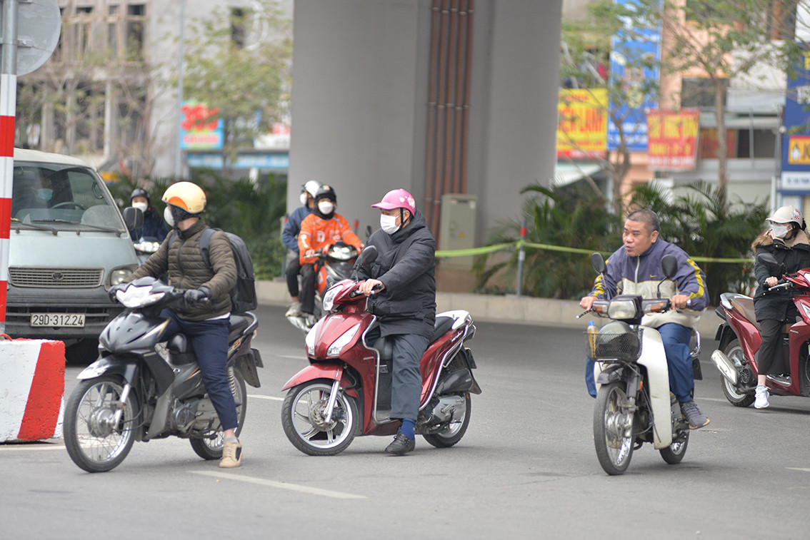 Các lối lên xuống của đường Vành đai 3 trên cao vừa hoàn thành và đưa vào hoạt động từ đầu tháng 12/2021.