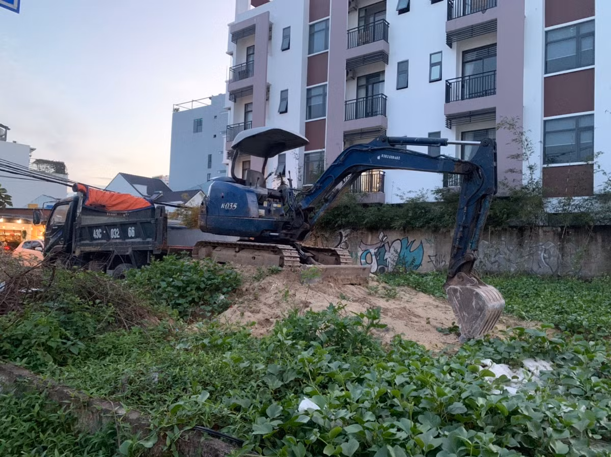 Hiện quận Liên Chiểu là địa bàn có ca mắc COVID-19 nhiều nhất tại Đà Nẵng. Hiện người dân tại khu vực này vẫn đang tiếp tục tạm dừng các hoạt động kinh doanh, dịch vụ có nguy cơ lây nhiễm cao.