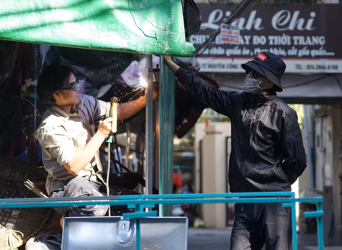 Ghi nhan nhieu ca duong tinh, quan Dong Da “chuyen mau” cap do phong chong dich