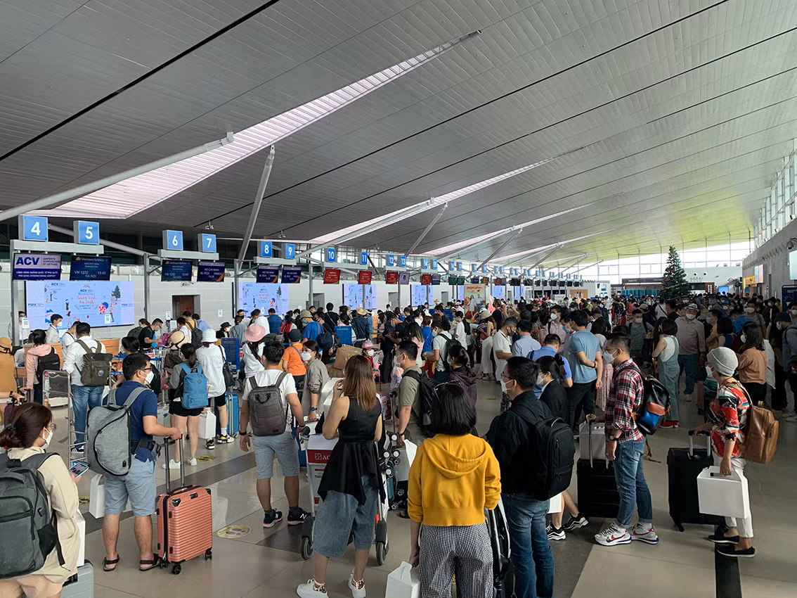 Ve Vinh Phuc an Tet phai xet nghiem, cach ly COVID-19: Cac tinh thi sao?