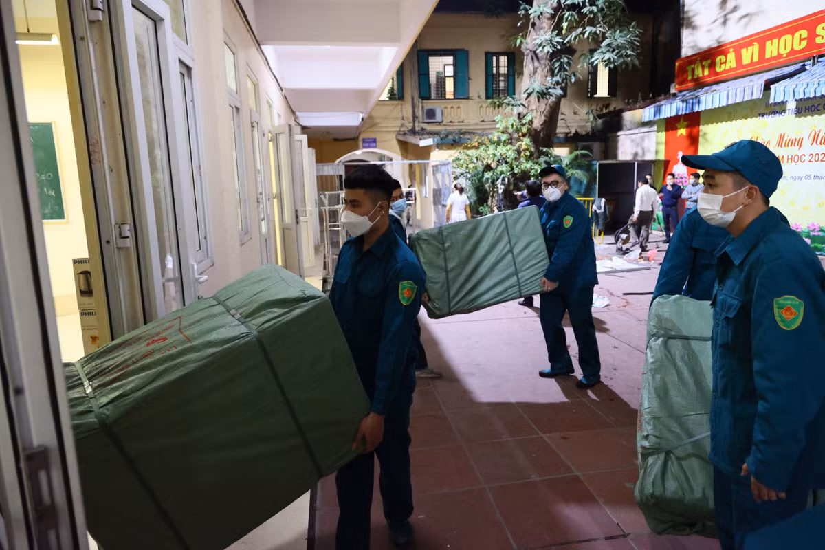 Xuyen dem lap dat Tram Y te luu dong thu 3 cua quan Hoan Kiem