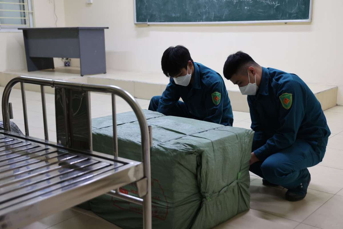 Trước đó, quận Hoàn Kiếm đã lắp đặt 2 Trạm Y tế lưu động tại Đồng Xuân và Hàng Phèn. Những trạm này sẽ giảm tải cho các bệnh viện của Hà Nội.