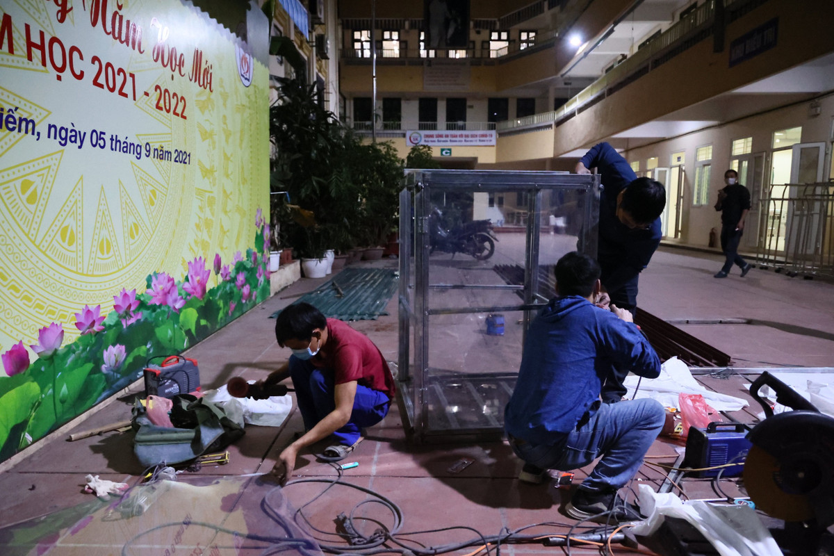 Ông Hoàn cho biết thêm, trong điều kiện cần thiết, quận Hoàn Kiếm có thể triển khai lắp đặt thêm khoảng 35 Trạm Y tế lưu động khác.