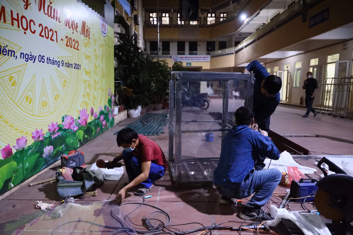 Ông Hoàn cho biết thêm, trong điều kiện cần thiết, quận Hoàn Kiếm có thể triển khai lắp đặt thêm khoảng 35 Trạm Y tế lưu động khác.