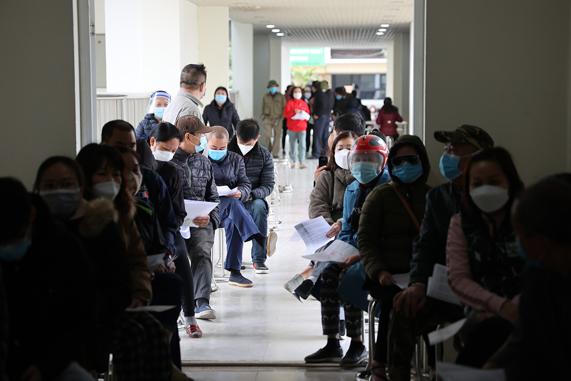 Sáng nay (30/12), Hà Nội đã triển khai tiêm vắc-xin mũi 3 phòng COVID-19 tại một số địa bàn.