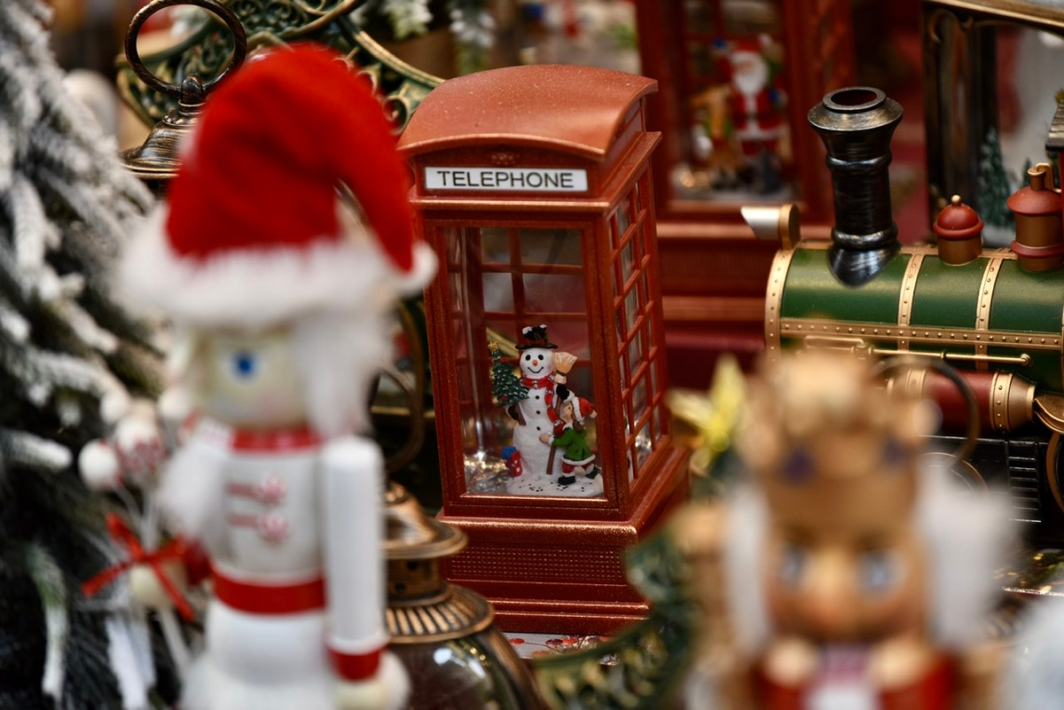 Phố Hàng Mã (quận Hoàn Kiếm) là một trong những điểm đến nhiều nhất của các tín đồ Noel.