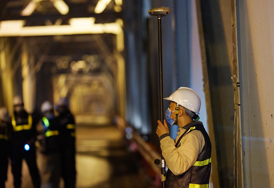 Ông Nguyễn Đại Việt - giảng viên trường ĐH Giao thông Vân tải cho biết, kết quả kiểm định sẽ giúp đánh giá và lên phương án chính xác việc sửa chữa cầu Chương Dương.