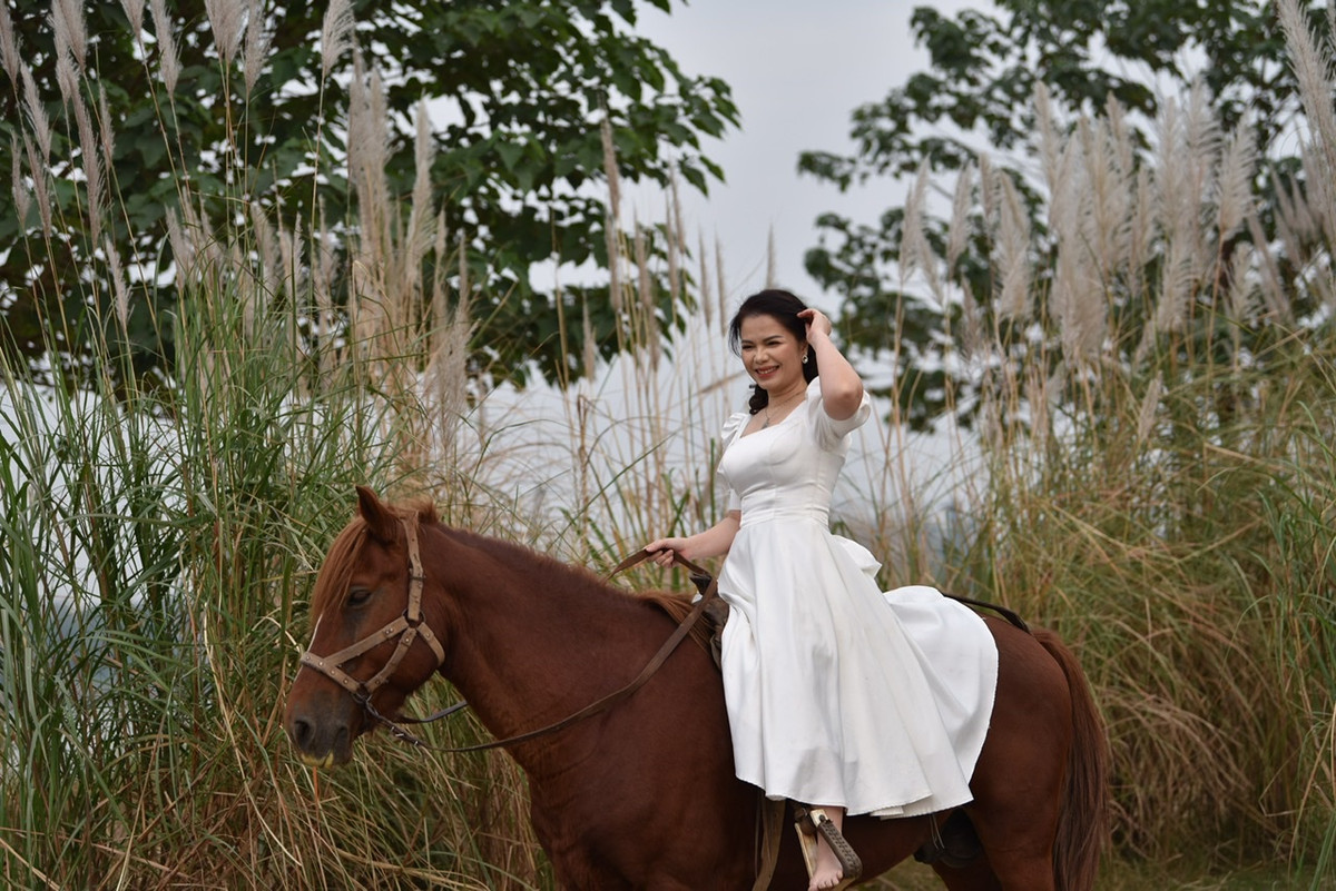 Tại đây chỉ có những người làm dịch vụ cho thuê quần áo, đạo cụ chụp ảnh…