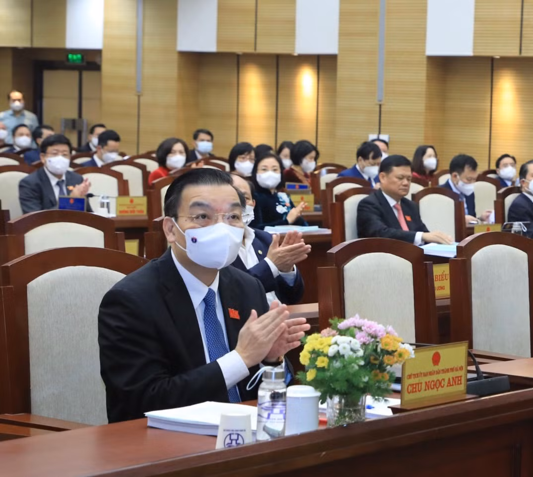 Ha Noi hop HDND, chat van Chu tich Chu Ngoc Anh nhieu van de nong