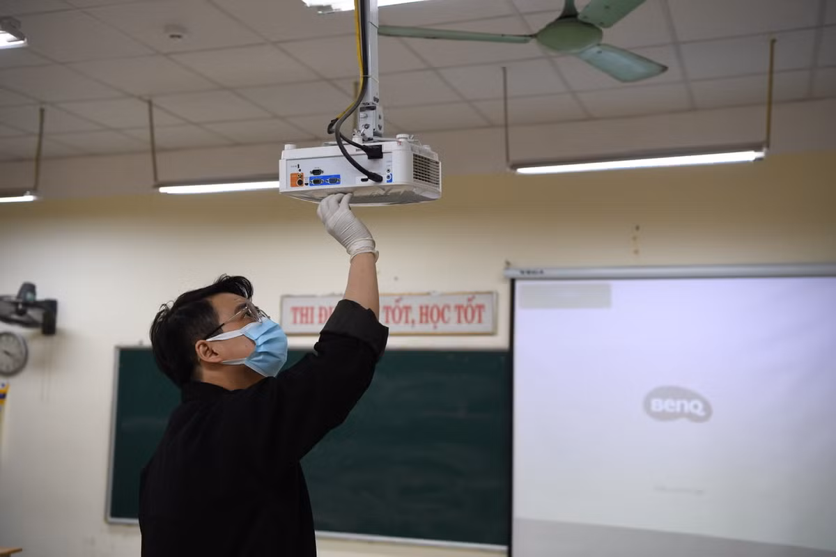 Học sinh Khối 6, 7, 8 và Tiểu học sẽ tiếp tục học trực tuyến. Học sinh khối 9 sẽ tiếp tục triển khai học trực tiếp.