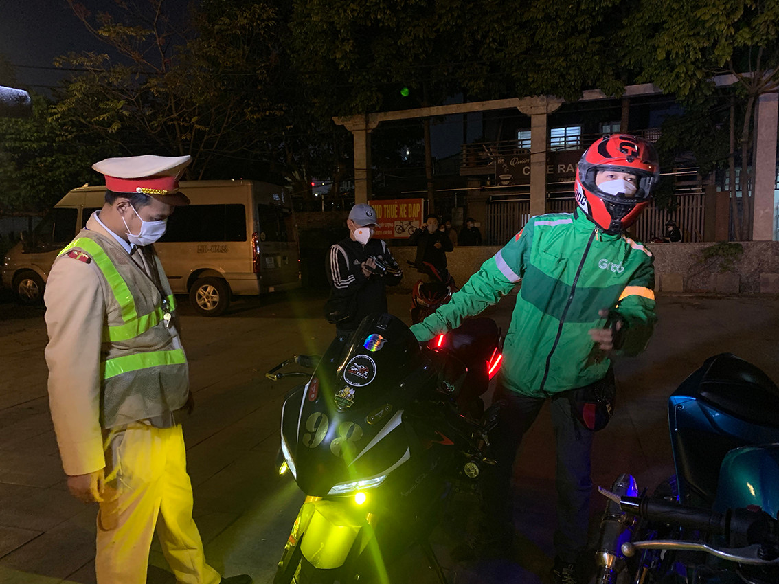 Thậm chí, nhiều quái xế còn trong vỏ bọc của một shiper giao hàng.