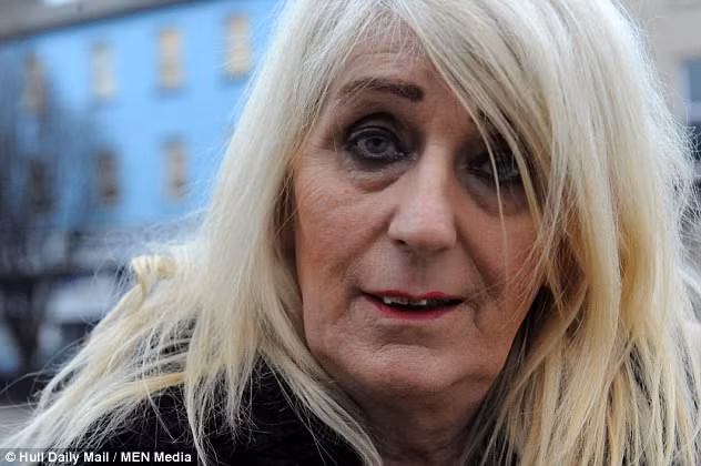 Ở đời chẳng ai nói được chữ ngờ, năm ngoái bà Melissa còn phải lên mạng kêu gọi sự ủng hộ để đi... chữa răng.