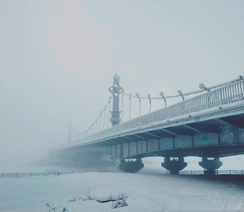 Oymyakon từng ghi nhận nhiệt độ xuống thấp kỷ lục -67,7 độ C vào tháng 2-1933 và một khu định cư khác gần đó là Verkhoyansk từng trải qua nhiệt độ -68 độ C năm 1885.