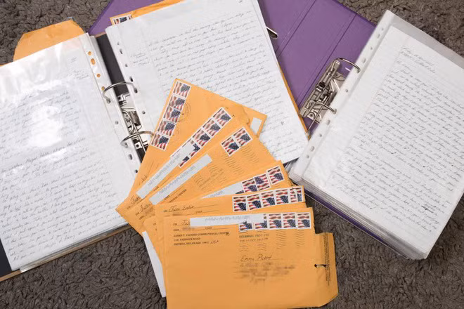 Những bức thư của cặp đôi.