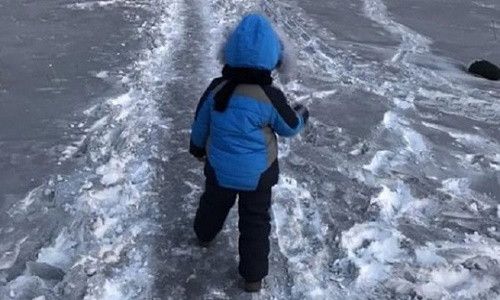 Lớp tuyết đen ở TP Temirtau. Ảnh: Instagram