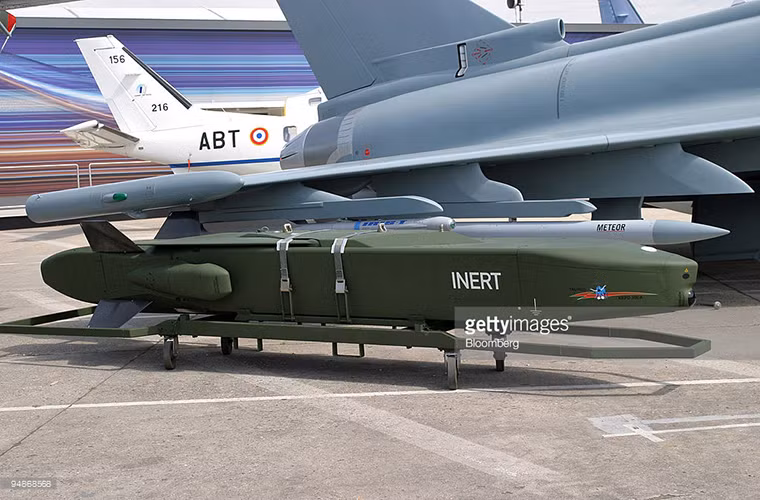 Trang tin quân sự Air Recognition dẫn thông báo của cơ quan mua sắm quốc phòng Hàn Quốc cho hay, Seoul sẽ bắt đầu tự phát triển một mẫu tên lửa hành trình không đối đất tầm xa thế hệ mới nhằm đối phó với các mối đe dọa quân sự ngày càng gia tăng từ phía Triều Tiên. Dự kiến Hàn Quốc sẽ khởi động chương trình này trong năm 2018 và đặt ra kế hoạch sở hữu khoảng 200 đơn vị tên không đối đất thế hệ mới vào năm 2031. Nguồn ảnh: Getty Images