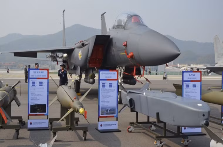 Theo một số nguồn tin, chương trình tên lửa không đối đất tương lai của Hàn Quốc sẽ được phát triển dựa trên dòng tên lửa hành trình Taurus KEPD 350 của Đức vốn cũng đang được Không quân Hàn Quốc sử dụng. Nguồn ảnh: Jane’s.