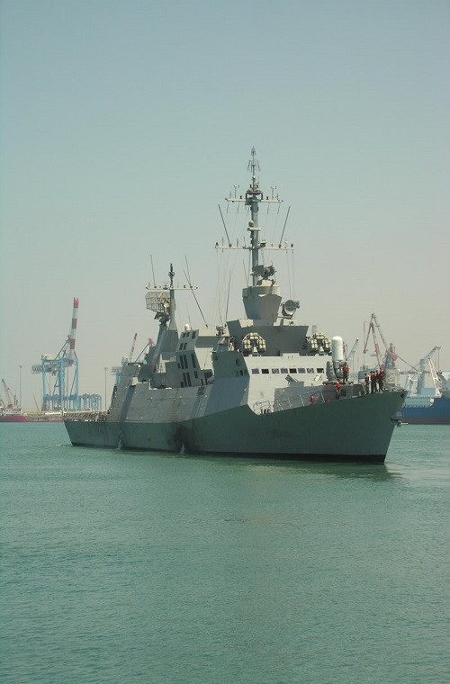 So với các tàu hộ vệ Sa'ar 5, Sa'ar 72 được đánh giá sở hữu hệ thống vũ khí mạnh mẽ hơn với các tên lửa chống hạm RGM-84 Harpoon hoặc Gabriel, hệ thống tên lửa phòng không trên hạm Barak 8, hải pháo Otobreda 76mm và được trang bị cả ống phóng ngư lôi chống ngầm. Nguồn ảnh: Defense Industry Daily.