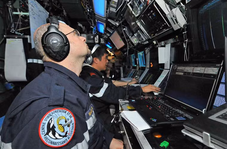 M51 thế hệ tên lửa SLBM tiếp theo của Pháp được đưa vào trang bị từ năm 2010 và dần thay thế cho M45. Một quả tên lửa M51 có thể mang theo từ 6-10 đầu đạn hạt nhân TN 75 có sức công phá lên tới hơn 100kt cho mỗi đầu đạn. Tuy nhiên ở phiên bản M51 thế hệ 2, TN 74 lại được thay thế bằng mẫu đầu đạn TNO được đánh giá sở hữu sức mạnh và độ chính xác cao hơn với 150kt độ sai lệch so với mục tiêu chỉ từ 150-200m. Nguồn ảnh: blogspot.com