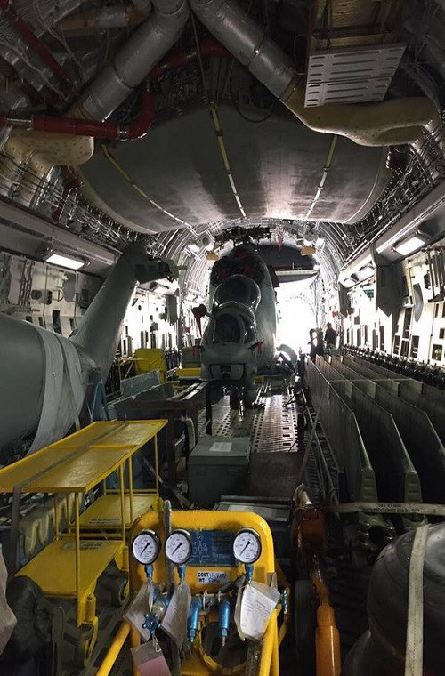 Dù vậy Ấn Độ cũng rất thận trọng trong vấn đề hỗ trợ quân sự cho Afghanistan do lo ngại tạo thêm căng thẳng giữa nước này với Pakistan. Và vấn đề trên chỉ có thể được giải quyết nếu có sự trung gian của Mỹ. Nguồn ảnh: pbs.twimg.com.