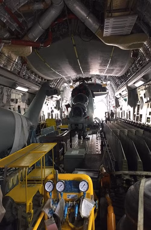 Dù vậy Ấn Độ cũng rất thận trọng trong vấn đề hỗ trợ quân sự cho Afghanistan do lo ngại tạo thêm căng thẳng giữa nước này với Pakistan. Và vấn đề trên chỉ có thể được giải quyết nếu có sự trung gian của Mỹ. Nguồn ảnh: pbs.twimg.com.