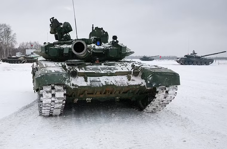 Bộ Quốc phòng Nga vừa cho đăng tải phóng sự ảnh huấn luyện tác chiến mùa đông của lực lượng tăng thiết giáp Nga. Đáng chú ý là lực lượng tham gia diễn tập đều thuộc thành phần chủ chốt phòng thủ Mosocw. Nguồn ảnh: Bộ Quốc phòng Nga.