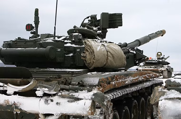 May mắn cho lính xe tăng Nga là những chiếc xe tăng họ được biên chế đều có thể hoạt động tốt trên băng tuyết và hiệu quả hơn nhiều so với một số dòng xe tăng Phương Tây. Thậm chí tác chiến mùa đông còn là sở trường của xe tăng Nga kể từ Chiến tranh Thế giới thứ 2 cho tới nay. Nguồn ảnh: Bộ Quốc phòng Nga.