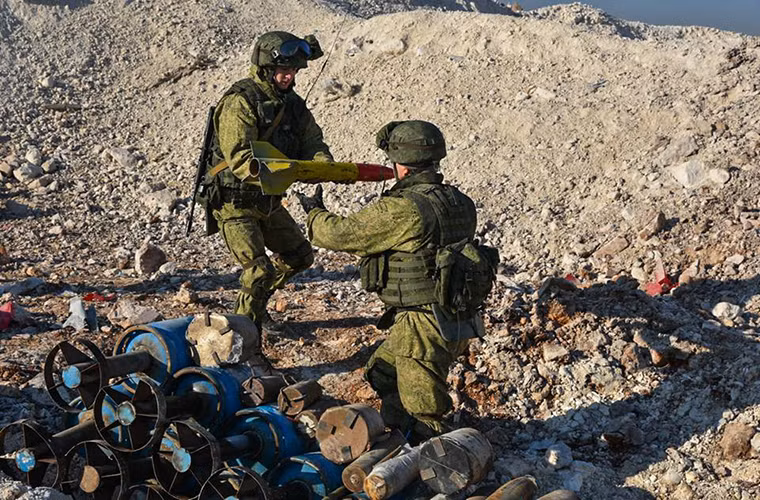 Hình ảnh của những quả cối tự tạo hell canon có lẽ đã quá quen thuộc tại Syria, và là một trong những vũ khí đáng sợ nhất trong khi chúng chỉ là những bình gas nhét đầy thuốc nổ. Nguồn ảnh: Bộ Quốc phòng Nga.