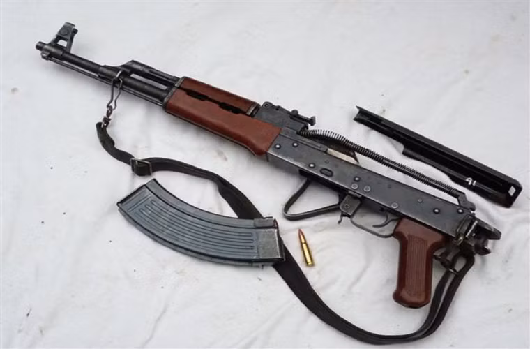Type 56-2 được đánh giá khá thân thiện với người sử dụng kể cả là tân binh, cách tháo lắp mẫu súng này cũng tương đối đơn giản và chỉ mất vài phút bằng tay không cần tới bất cứ công cụ hổ trợ nào. Do đó bên cạnh việc trang bị cho lực lượng cảnh sát vũ trang, Type 56-2 còn được trang bị cho lực lượng dân quân tự vệ Trung Quốc. Nguồn ảnh: jaybe-militaria.