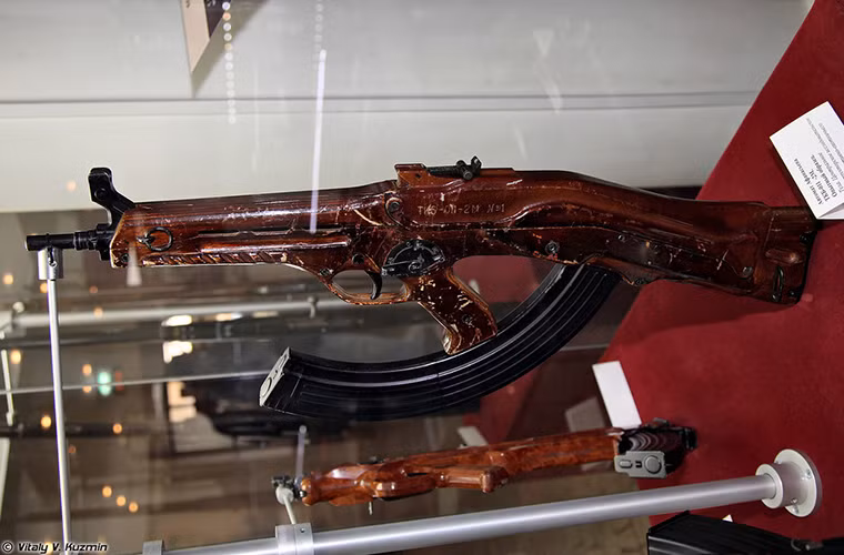 TKB-011-2M - mẫu súng trường tấn công dạng bullpup của Liên Xô do Nikolai M. Afanasyev phát triển từ năm 1963-1965. Nguồn ảnh: Vitaly Kuzmin.