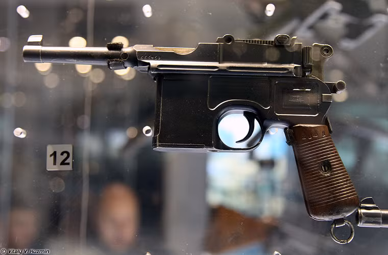 Biến thể súng ngắn Mauser C96 kiểu M.1920 được sử dụng hạn chế ở Nga sau Chiến Tranh Thế giới thứ 1. Nguồn ảnh: Vitaly Kuzmin.