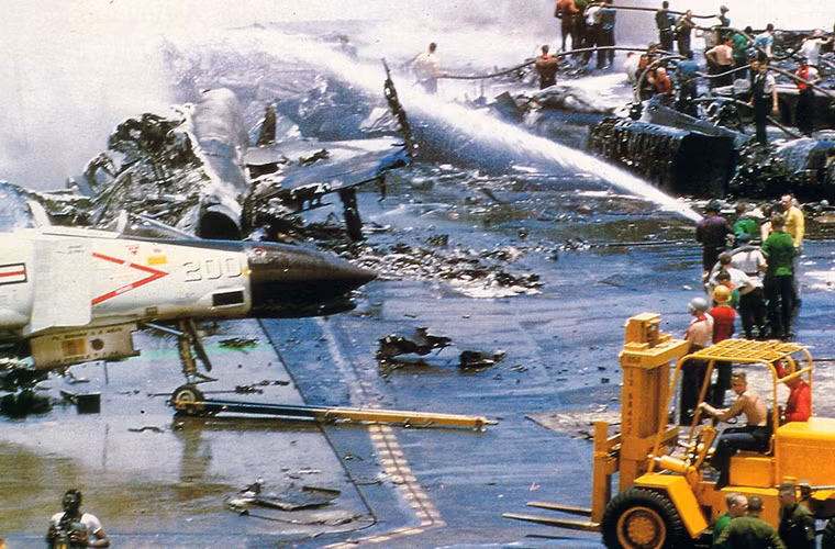 Vào thời điểm đó tàu USS Forrestal đang tham chiến tại Vịnh Bắc Bộ trong Chiến tranh Việt Nam và nó khá may mắn khi vẫn có thể hoạt động được sau sự cố trên. Tuy nhiên thiệt hại nó để lại tương đối lớn ước tính hơn 72 triệu USD tương đương 512 triệu USD theo tỉ lệ quy đổi hiện nay. Nguồn ảnh: navy.gov.au.