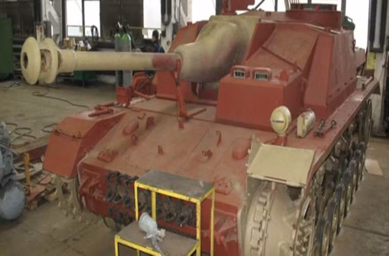 Từ năm 1943-1945, có khoảng 1.100 chiếc Stug IV được công ty Krupp của Đức chế tạo cho quân đội nước này trong đó bao gồm cả 31 chiếc được chuyển đổi từ khung gầm Panzer IV. Trong khi đó số lượng của Stug III lại lên tới hơn 10.000 chiếc. Cả Stug III và Stug IV đều được mệnh danh là các sát thủ diệt tăng của Đức ở Mặt trận phía Đông trong suốt cuộc chiến. Nguồn ảnh: The Vintage News.