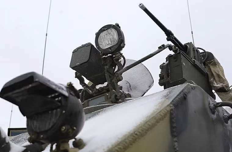 Do thiên về khả năng chở quân nên vũ khí không phải điểm nhấn của BTR-MD khi nó chỉ được trang bị súng máy 7,62mm PKTM có thể được điều khiển bên trong xe. Nguồn ảnh: Bộ Quốc phòng Nga.