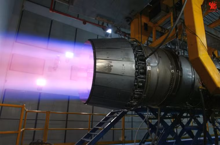 Tuy nhiên, cũng không thể phủ nhận sự phát triển vượt bật của ngành công nghiệp hàng không Trung Quốc dù thất bại với WS-10A, nhưng nước này vẫn tiếp tục phát triển các thế hệ động cơ kế cận như WS-10G hay WS-20 trang bị cho các dòng chiến đấu cơ tương lai của Bắc Kinh. Nguồn ảnh: Top 81.