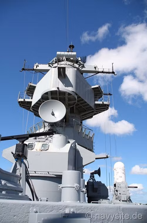 Thiết giáp hạm USS Missouri được khởi động vào tháng 1/1941 tại xưởng đòng tàu hải quân New York với kinh phí được phân bổ hơn 100 triệu USD (tính theo giá trị quy đổi vào năm 1940 khi nó được đặt mua). Và đúng ba năm sau đó vào đầu năm 1944 con tàu được hạ thủy. Nguồn ảnh: navysite.de.