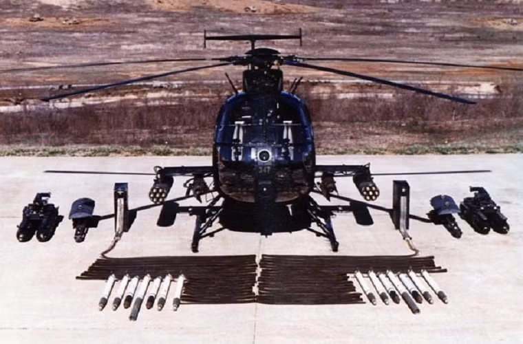  Trực thăng AH-6 sử dụng thiết kế “hình quả trứng” tương tự OH-6A và MH-6, nhằm tăng khả năng cơ động và giảm tải để tăng thêm số lượng vũ khí có thể mang theo AH-6 được tối giản hầu hết mọi chi tiết. Bù lại nó sở hữu tốc độ, sức mạnh hỏa lực và có thể hoạt động ở nhiều loại địa hình khác nhau Nguồn ảnh: military-today.