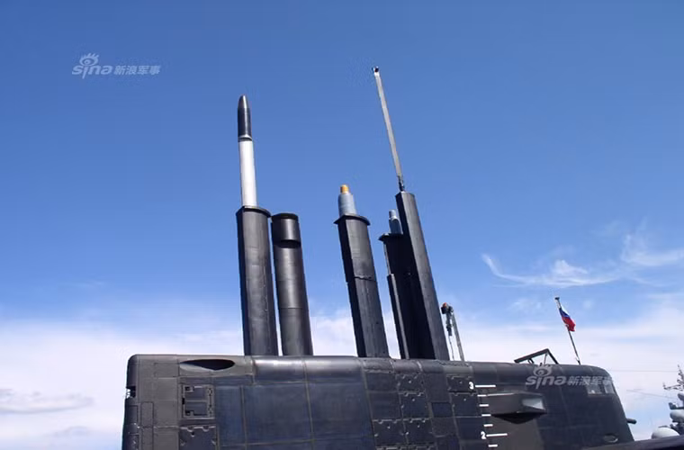 Từ đó ta có thể hiểu được rằng Trung Quốc không thực sự muốn mua tàu ngầm của Nga mà chỉ muốn có được các công nghệ trên tàu ngầm Amur thứ mà họ luôn tuyên bố là đã lỗi thời. Và Moscow luôn hiểu rõ điều này do đó quá trình đàm phán cho một chương trình hợp tác phát triển tàu ngầm Amur giữa Nga và Trung Quốc chắc chắn sẽ không diễn ra nhanh chóng. Nguồn ảnh: Sina.