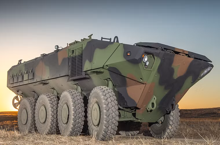 Vincenzo Giannelli, Chủ tịch và Giám đốc điều hành của Iveco Defence cho biết, Iveco SuperAV hay còn được biết tới với cái tên ACV là một nền tảng chiến đấu đa mục đích với khả năng hoạt động như một xe chiến đấu bộ binh và xe chiến đấu lội nước. Để sở hữu được các tính năng trên Iveco Defence và BAE Systems đã làm việc cùng nhau khá lâu nhằm cho ra đời một dòng xe chiến đấu lội nước tốt nhất. Nguồn ảnh: BAE Systems