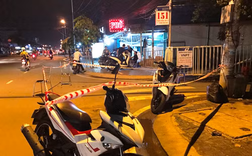 Vị trí trước hẻm 151 đường Trần Não, nơi nạn nhân bị đối tượng đuổi theo, dùng dao đâm tử vong.