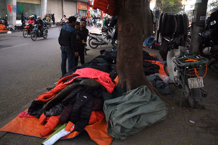 Thậm chí chỉ cần 100-200 ngàn đồng là đã có thể yên tâm chống chọi với cái rét mùa đông sắp tới.