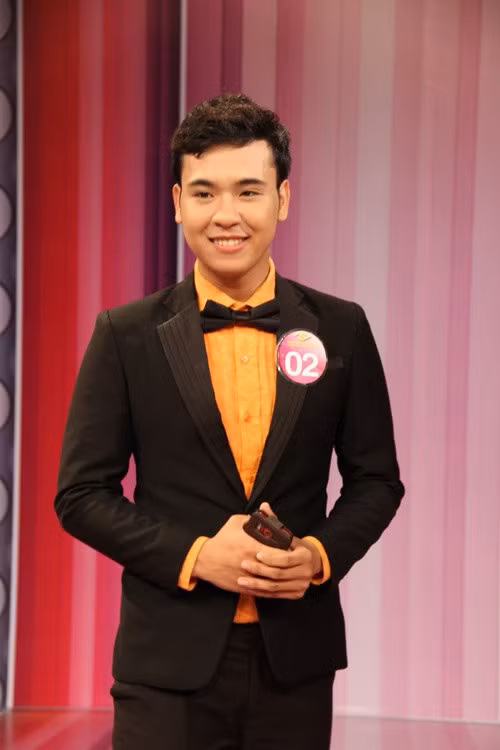 Trong một bản tin về an toàn giao thông của kênh truyền hình HTV1, MC Lê Minh Ngọc đã có câu nói "kinh điển": "Chúng ta cũng nên nhớ chấp hành đúng luật lệ giao thông cũng như sự điều khiển của lực lượng cảnh sát chức năng để chúng ta có một ngày Quốc tang thật nhiều niềm vui và an toàn". Sau sự cố đáng tiếc này, MC Minh Ngọc xin lỗi khán giả và mong nhận được sự tha thứ.