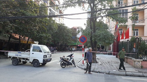 Lực lượng chức năng phong tỏa hiện trường để nhanh chóng làm rõ vụ việc.