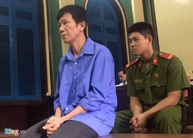 Bị cáo Nguyễn Văn Nam tại tòa sáng 15/11. Ảnh: Trương Khởi.